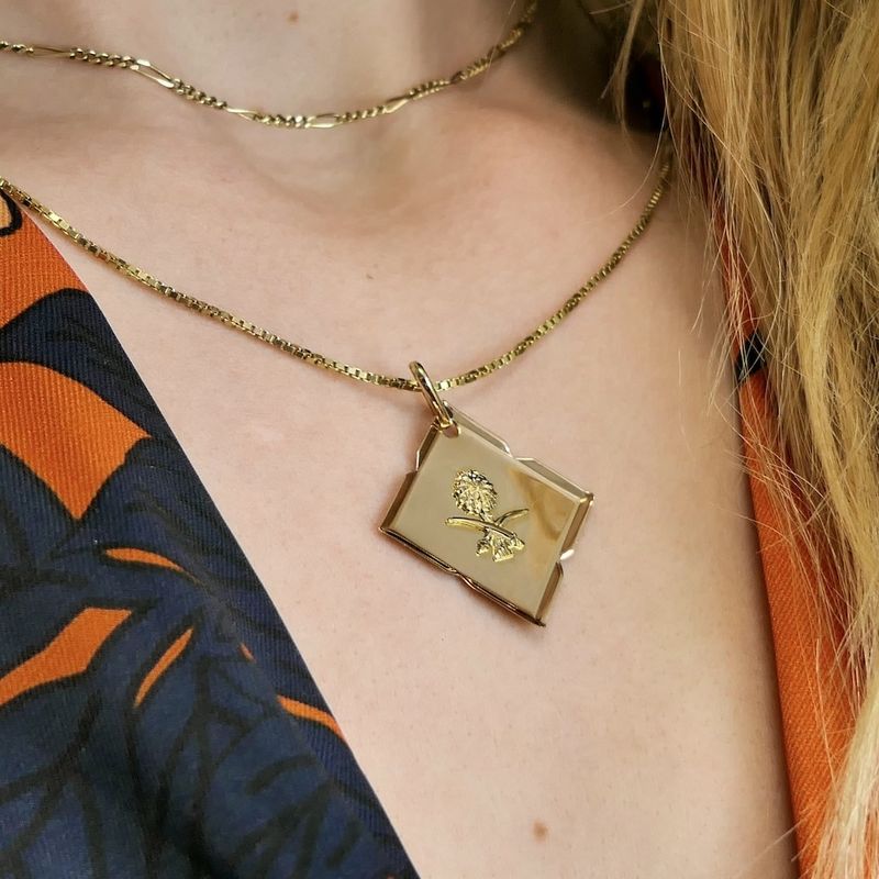 Image 6 of 18 carat gold pendant; Saudi Arabia