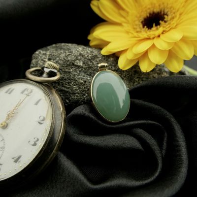 Image 2 of 18 carat gold pendant with aventurine