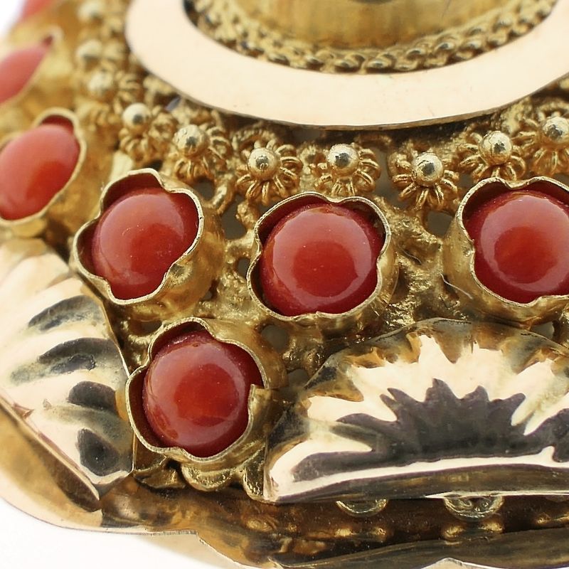 Image 4 of Luxury red coral necklace with gold clasp; Antique | 54 cm