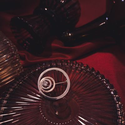 Image 2 of White gold brooch with diamonds | 0.20 ct.