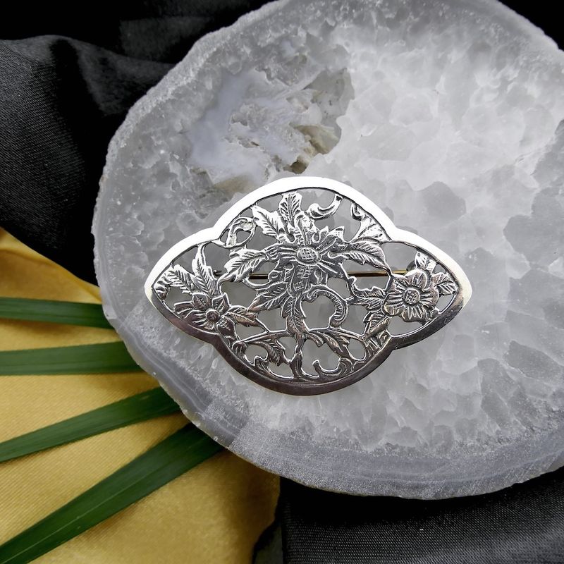 Image 2 of Large silver brooch | Floral design