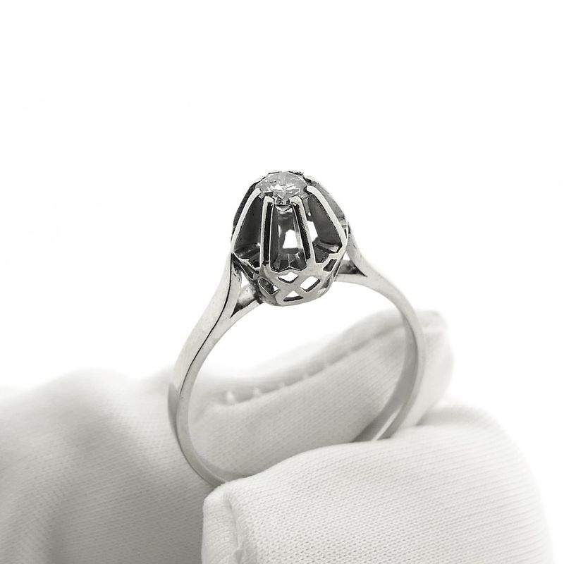 Image 5 of White gold solitaire ring with diamond; 0.16 ct.