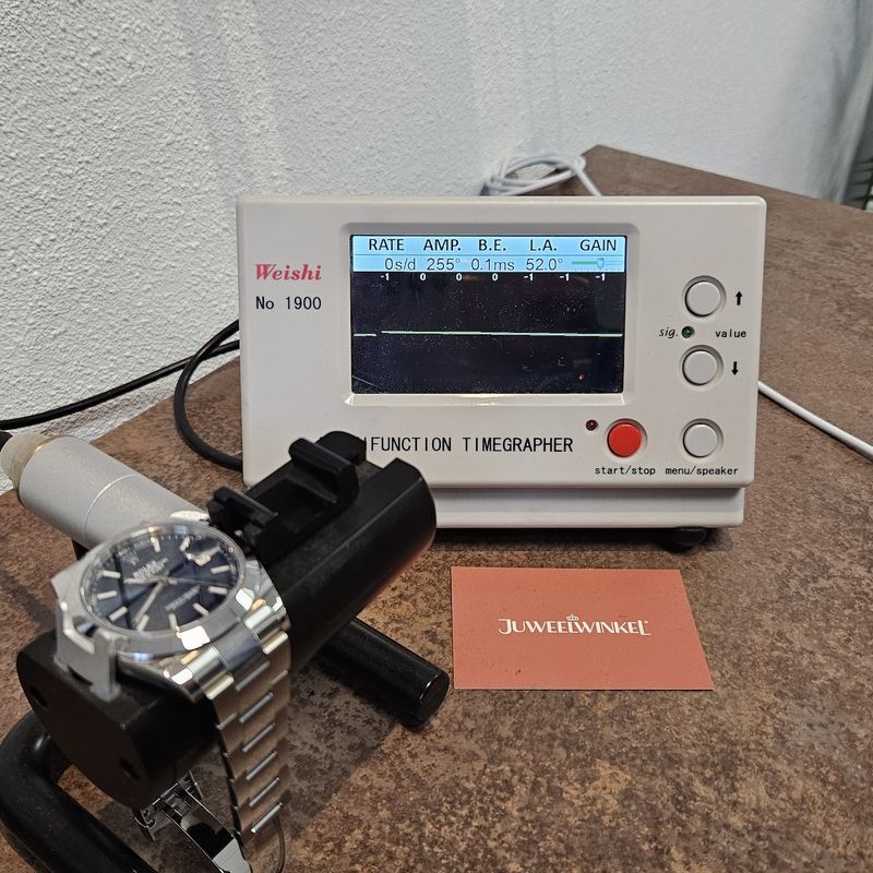 Image 14 of Rolex Datejust 41mm 'Blue' 126300; Automatic men's watch