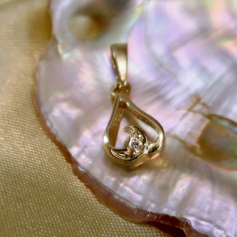 Image 8 of Gold subtle pendant with zirconia