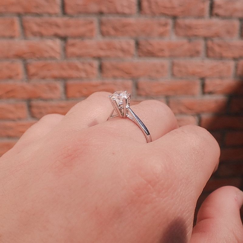 Image 4 of White gold ring with zirconia stone