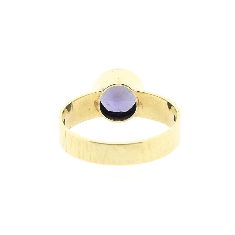 Image 4 of Gold ring set with a synthetic gemstone