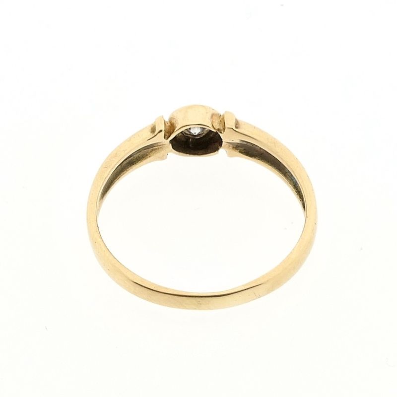 Image 6 of Gold solitaire ring with diamond; 0.14 ct.