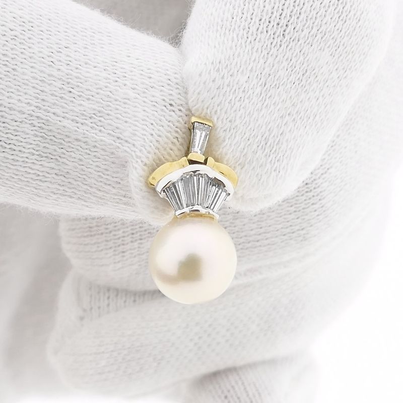 Image 8 of Gold pendant with pearl and diamond 0.24 ct.