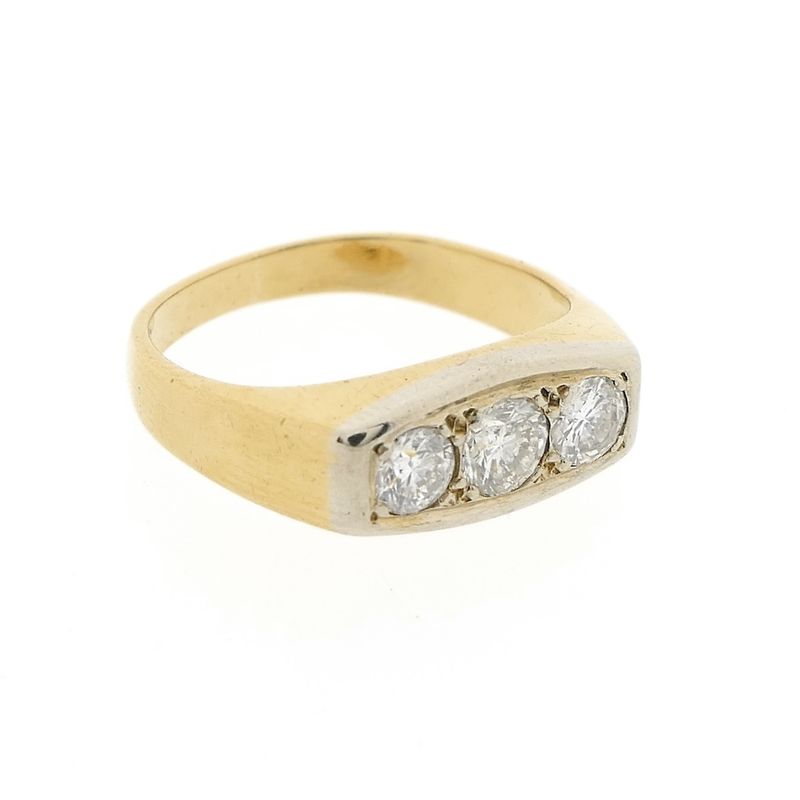 Image 5 of Gold ring with diamonds 0.74 ct.