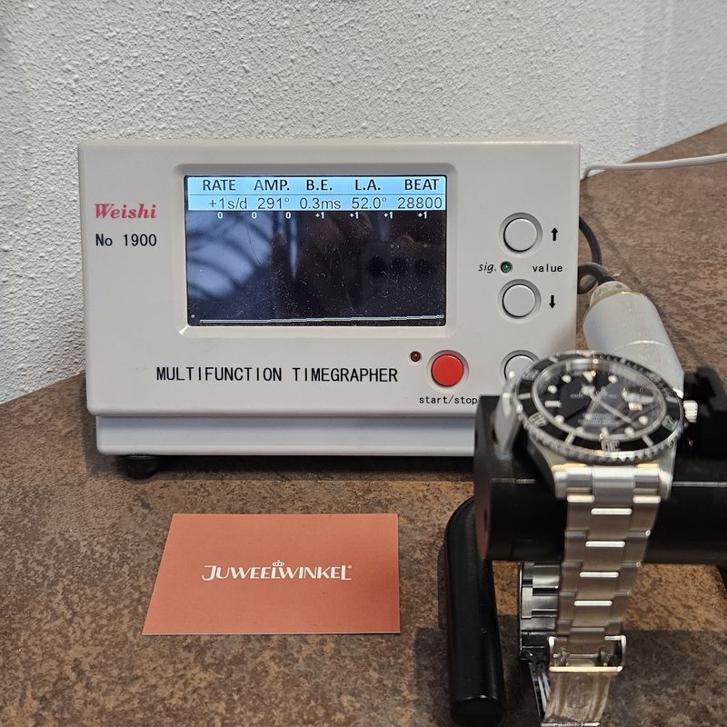 Image 28 of Rolex Submariner 40mm 16610; Automatic men's diving watch