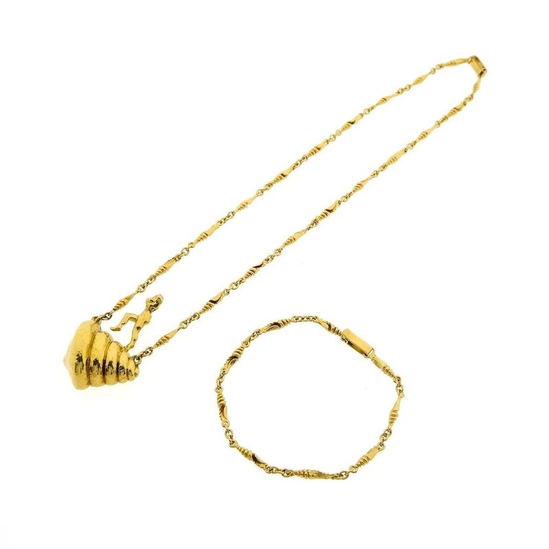 Image 10 of Gold chain/bracelet; Salvador Dalí, Mujer Desnuda Subiendo la Escalera