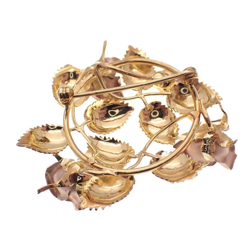 Image 4 of Two-tone gold brooch with a natural design