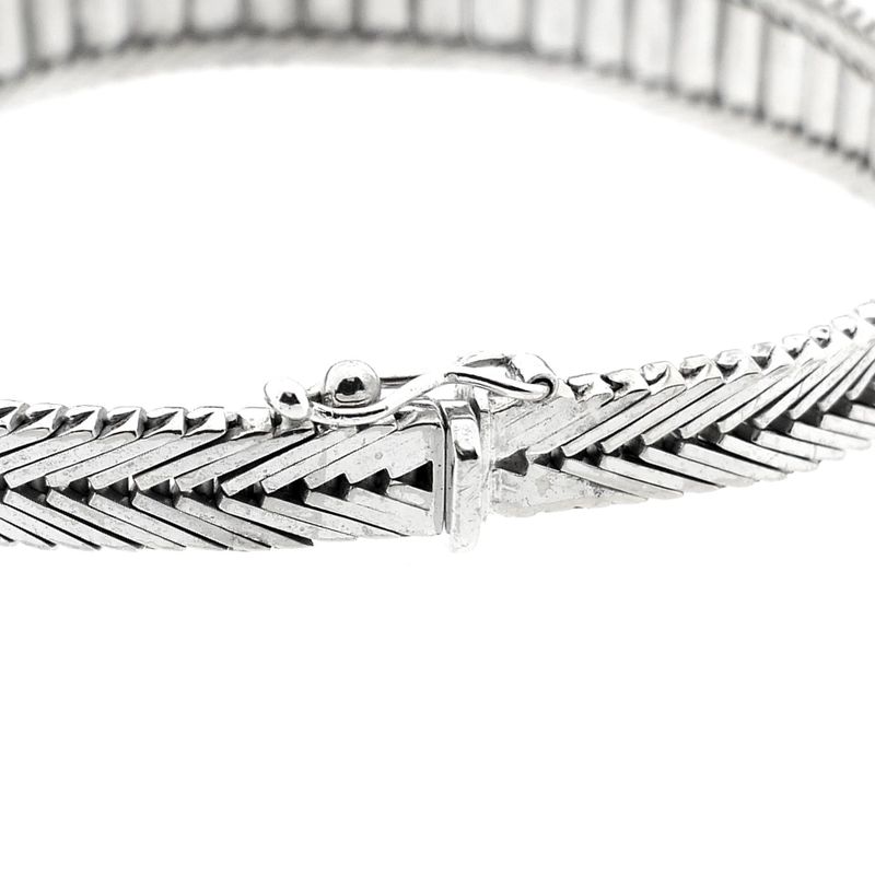 Image 4 of White gold bracelet with emerald and diamonds; 0.045 ct.