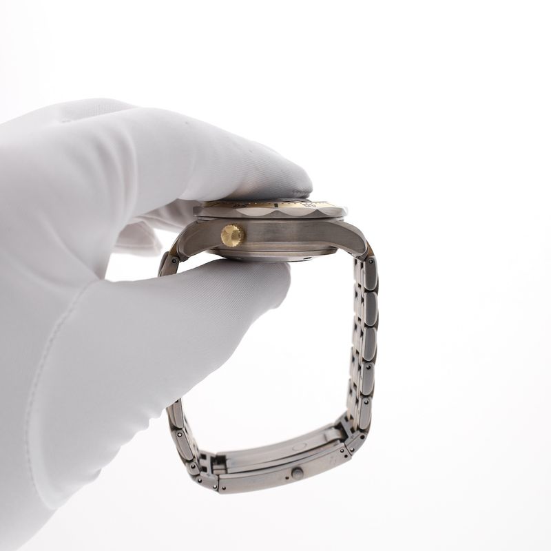 Image 6 of Omega Seamaster Chronograph 300m 2297.80.00; Yellow gold/titanium men's watch