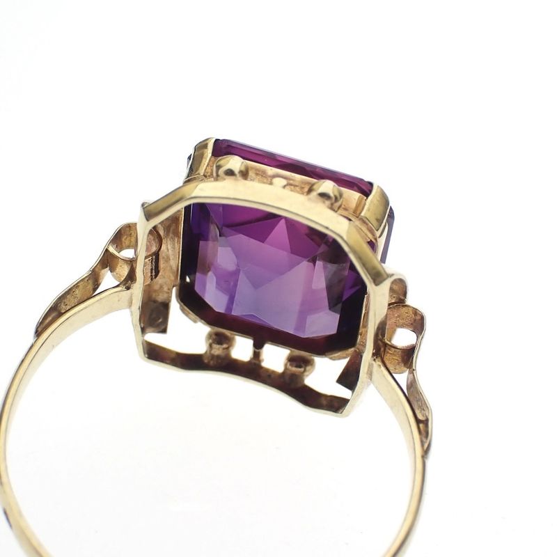 Image 5 of Vintage gold cocktail ring with synthetic sapphire