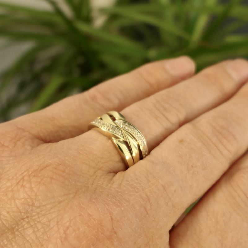 Image 7 of Gold ring with diamond 0.08 ct.