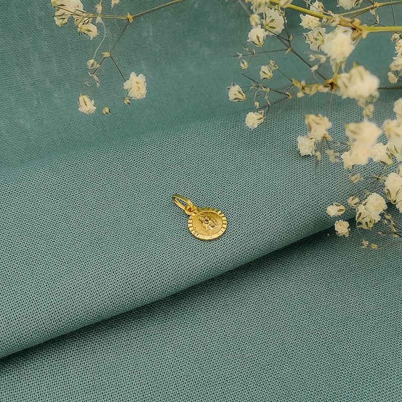 Image 2 of Gold pendant with Mary and Jesus