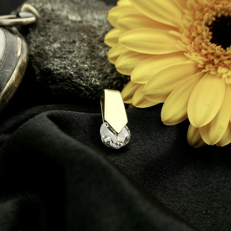 Image 2 of Gold pendant with large zirconia.