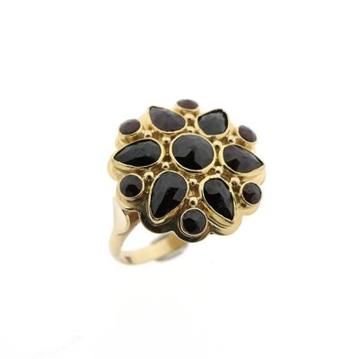 Gold entourage ring with garnet stones | Vintage Image 1 of Gold entourage ring with garnet stones | Vintage