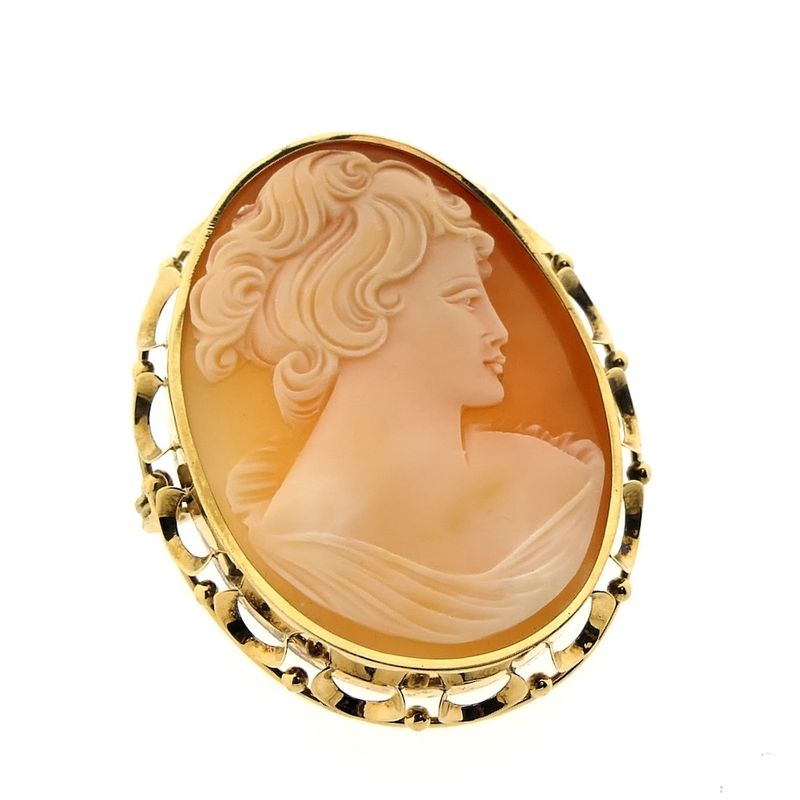 Image 6 of Antique gold brooch/pendant with cameo