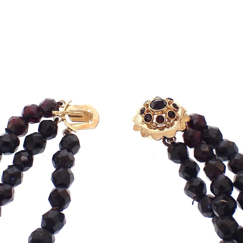 Image 4 of Vintage garnet bead necklace with gold ornamental clasp | 39 cm