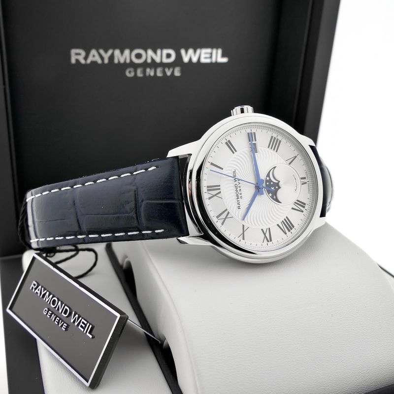 Image 14 of Raymond Weil Maestro 'Moon Phase' 2239-STC-00659; Automatic men's watch with moon phase