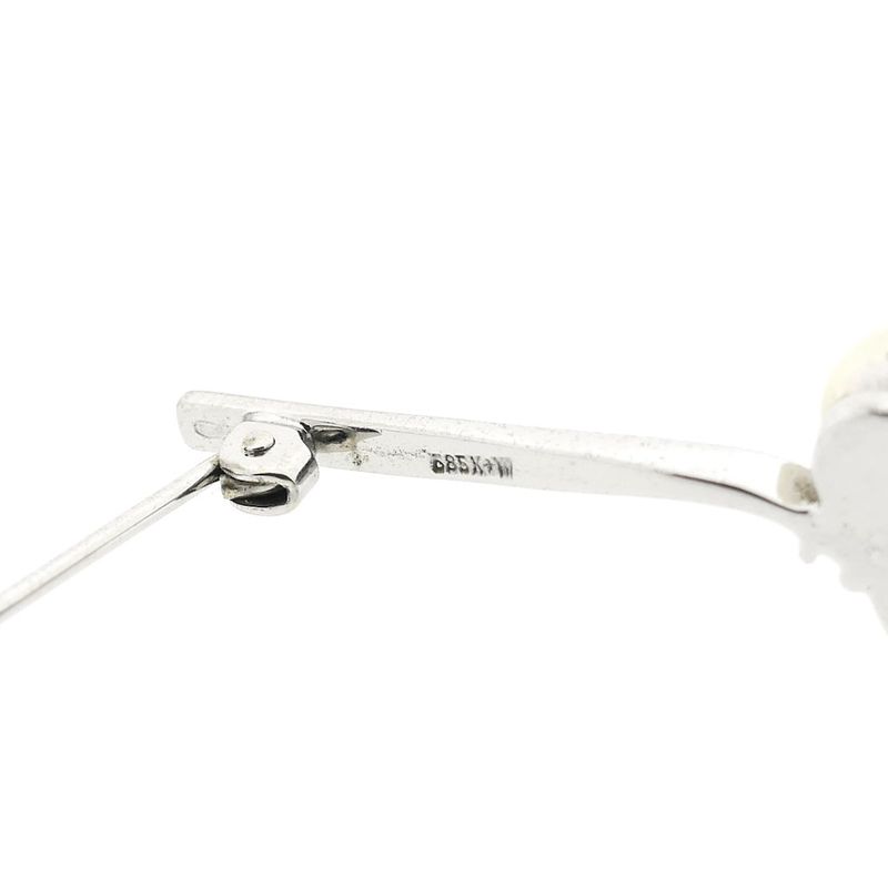 Image 6 of Narrow white gold brooch with pearl and diamonds; 0.06 ct.