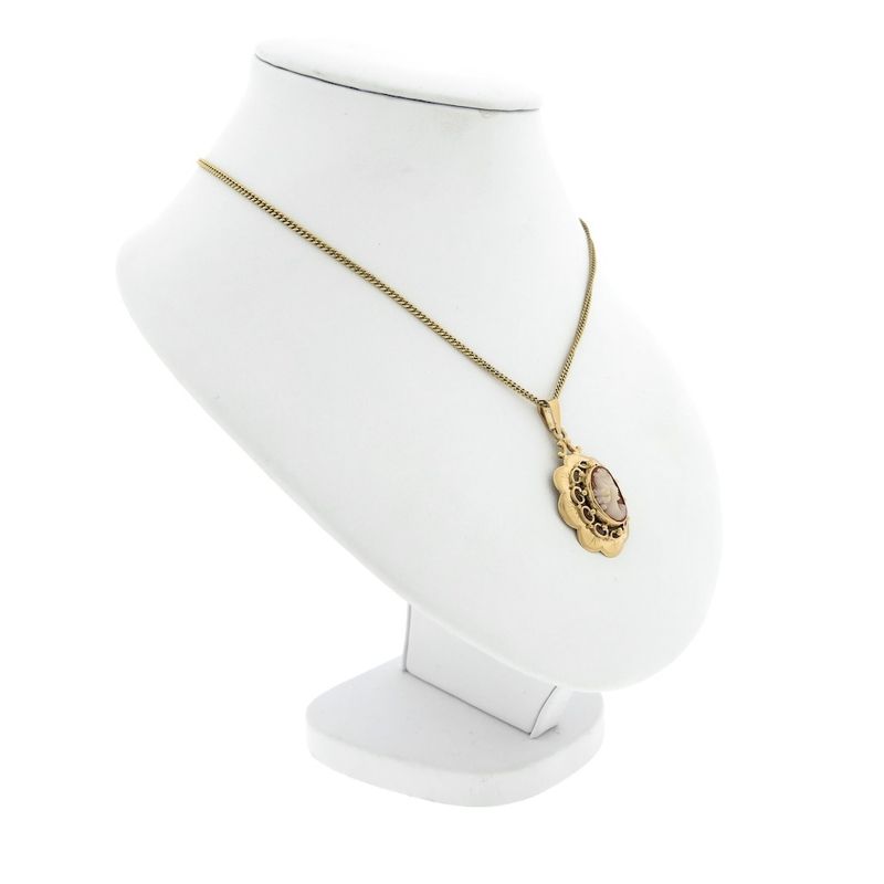 Image 7 of Gold pendant with cameo