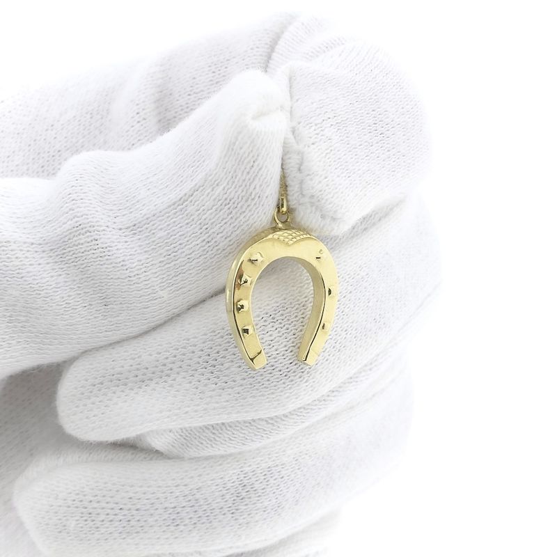 Image 9 of Gold horseshoe pendant