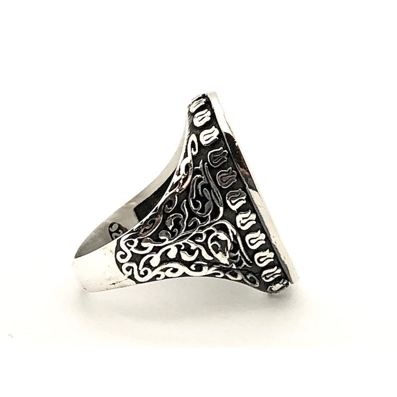 Image 3 of Silver signet ring in 'baroque' style