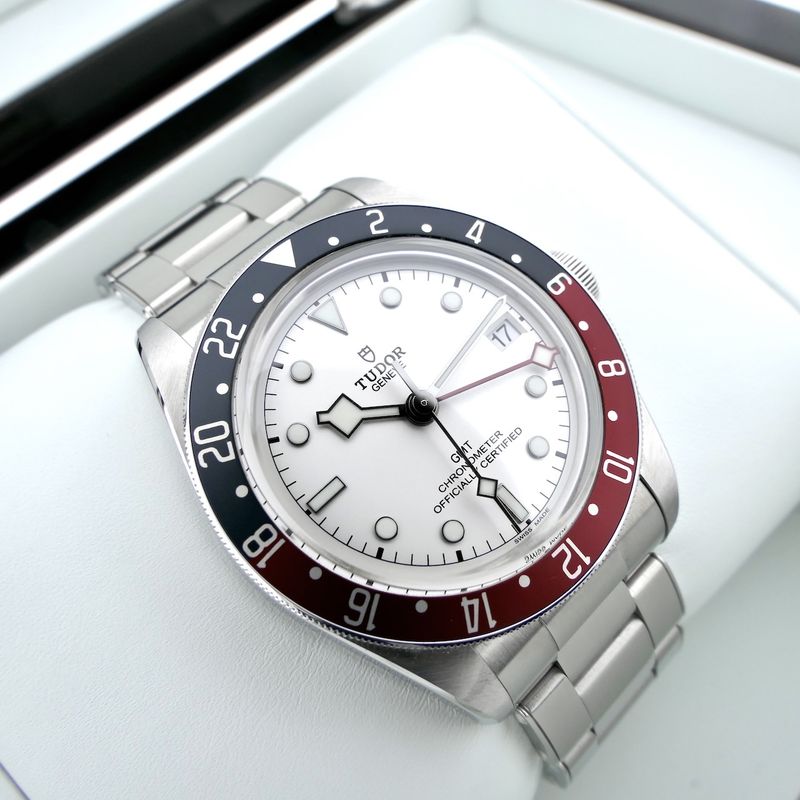 Image 22 of Tudor Black Bay GMT 'Opaline' M79830RB; Automatic men's watch
