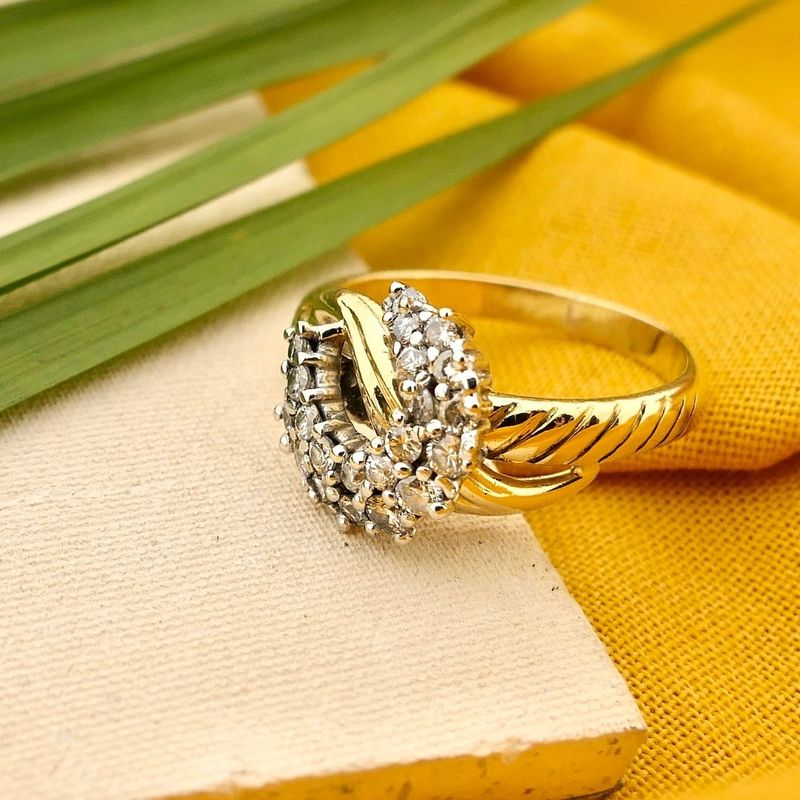 Image 2 of Bicolor gold ring with diamonds; approx. 0.35 ct.