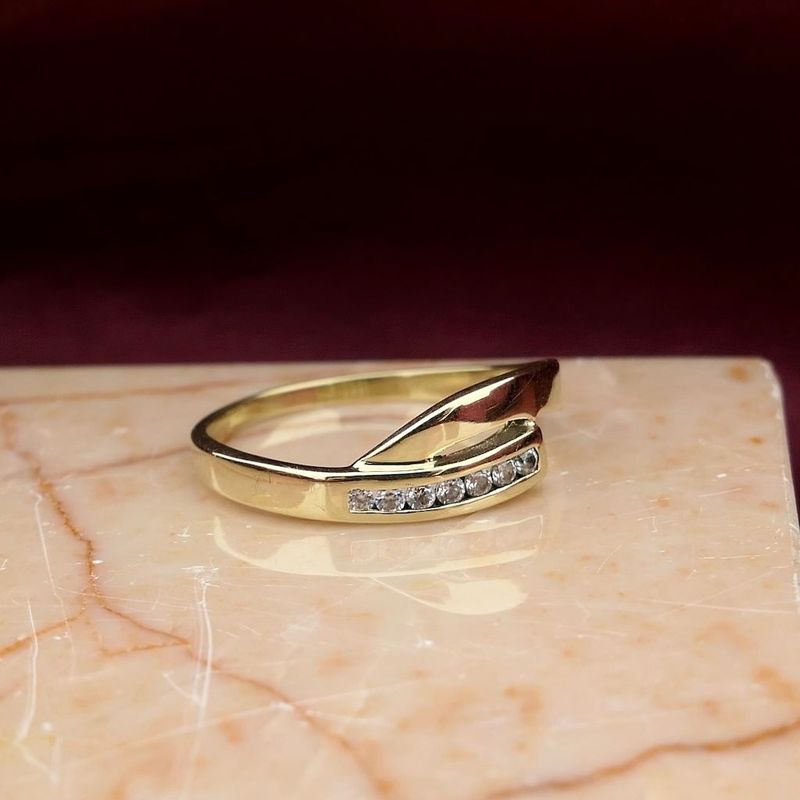 Image 2 of Gold ring with diamonds; 0.14 ct.