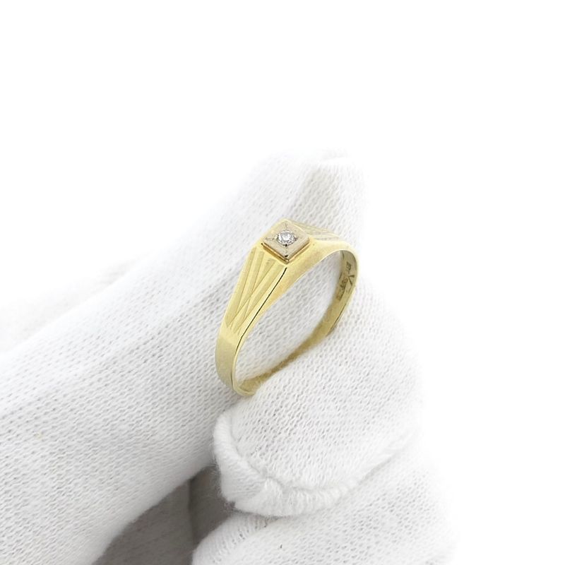 Image 9 of Gold solitaire ring with diamond; 0.025 ct.