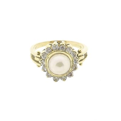 Image 2 of Gold ring with pearl and zirconia
