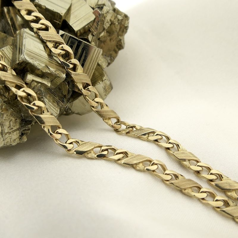 Image 10 of 8 carat Figaro/gourmet link chain