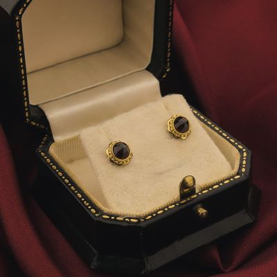 Image 2 of Gold stud earrings with garnet