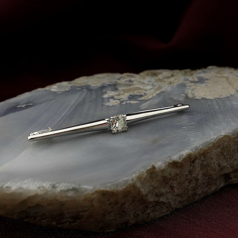 Image 8 of White gold brooch with diamond