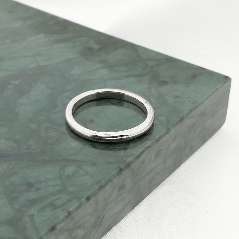 Image 7 of White gold sliding ring; Diamonde