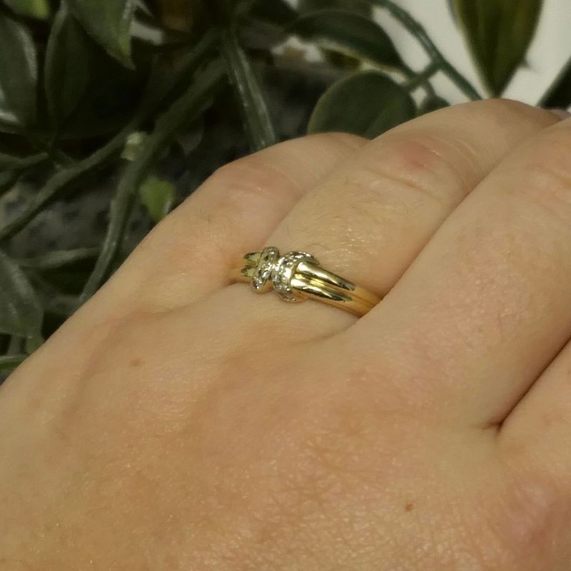 Image 11 of Gold ring with diamonds; 0.04 ct.