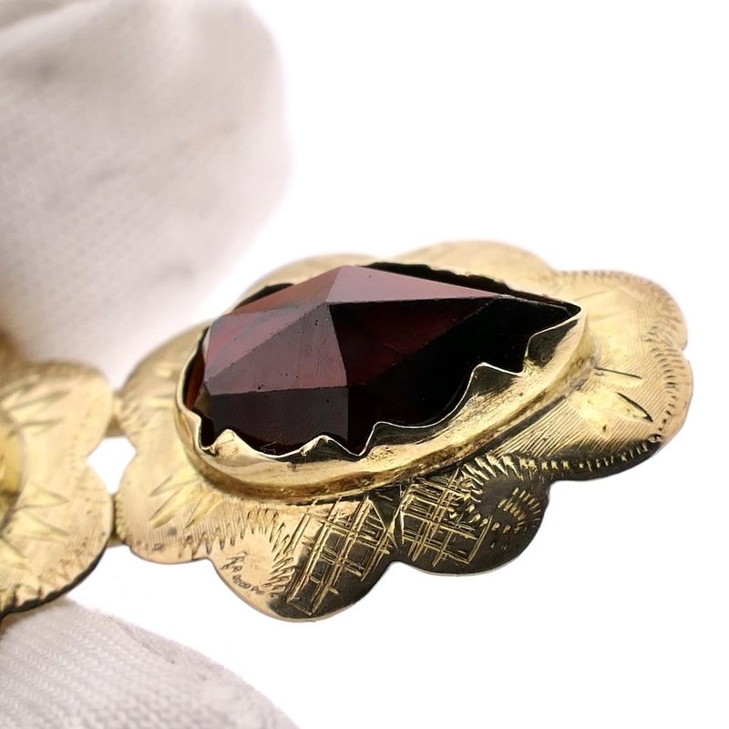 Image 6 of Vintage gold brooch with garnet