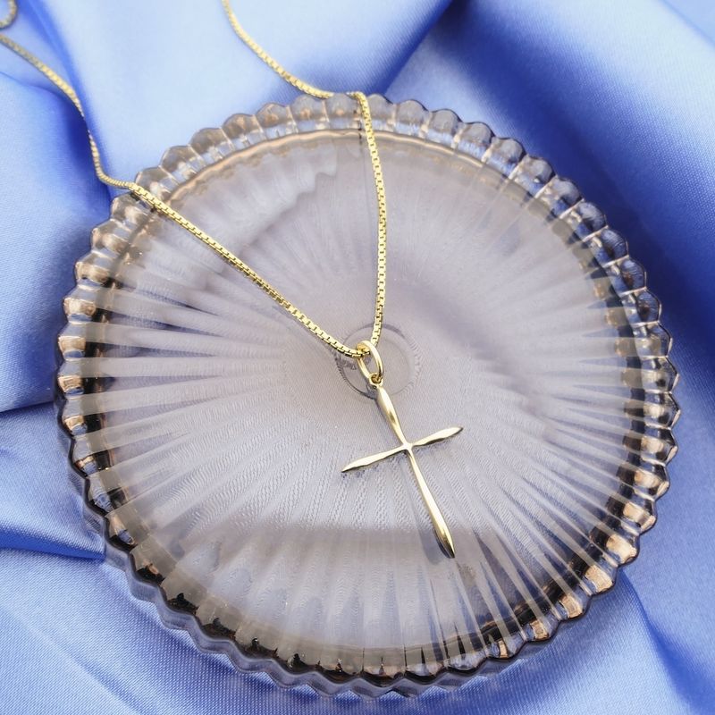 Image 2 of Gold pendant of a cross