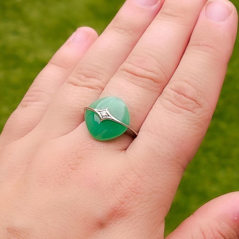 Image 4 of Gold ring with jade and diamond | 0.025 ct.