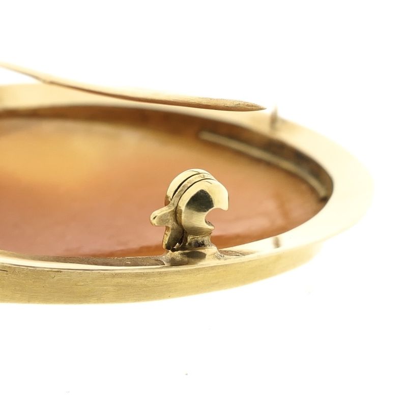 Image 6 of Vintage gold pendant/brooch with cameo