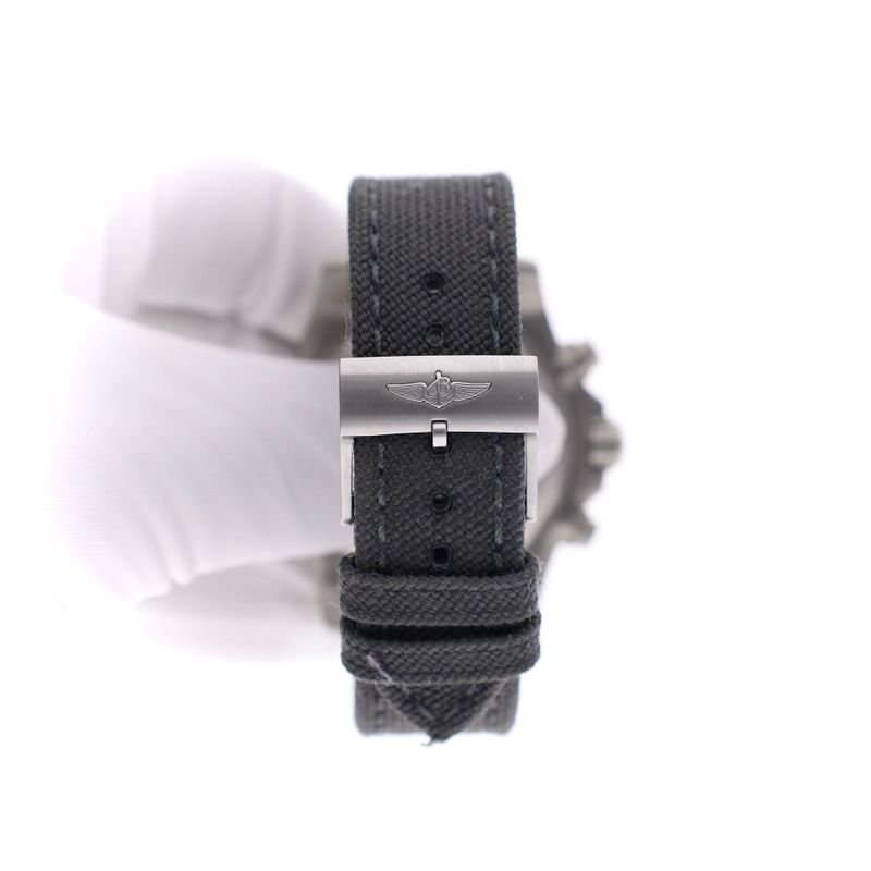 Afbeelding 10 van Breitling Avenger Bandit Chronograph E1338310; Automatisch Heren Horloge