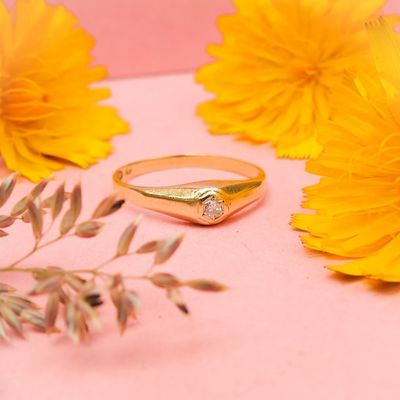 Image 2 of Gold ring with diamond 0.03 ct.