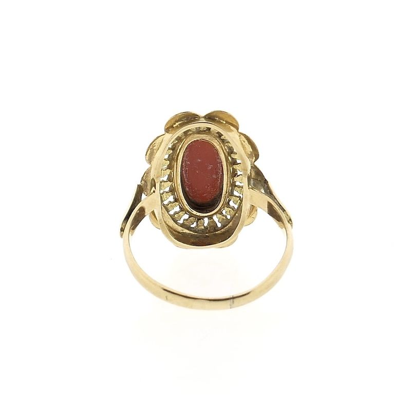 Image 3 of Vintage gold ring with red coral