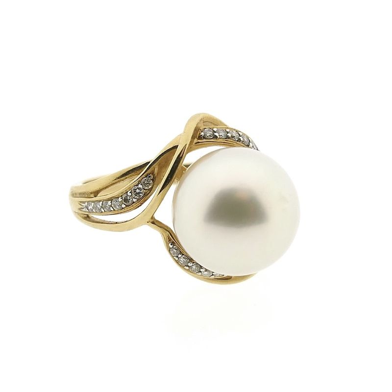 Image 3 of Vintage gold ring with pearl and diamonds; 0.13 ct.
