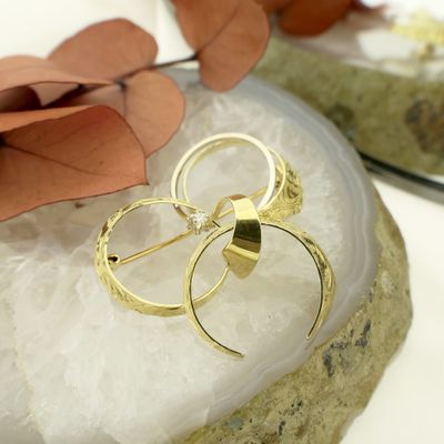 Image 2 of Two-tone gold brooch with diamond | 0.04 ct.