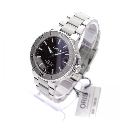 Image 2 of Oris Aquis Date Relief 01 733 7766 4158; Automatic Men's Watch